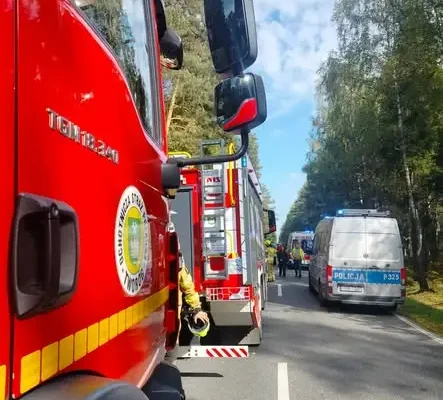 Wypadek motocyklisty na DW 907. Poszkodowany trafił do szpitala