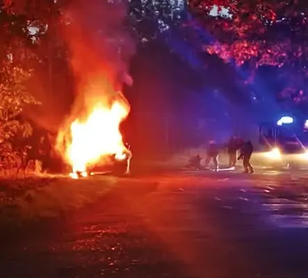 Pożar samochodu osobowego w Nowym Chechle – akcja strażaków