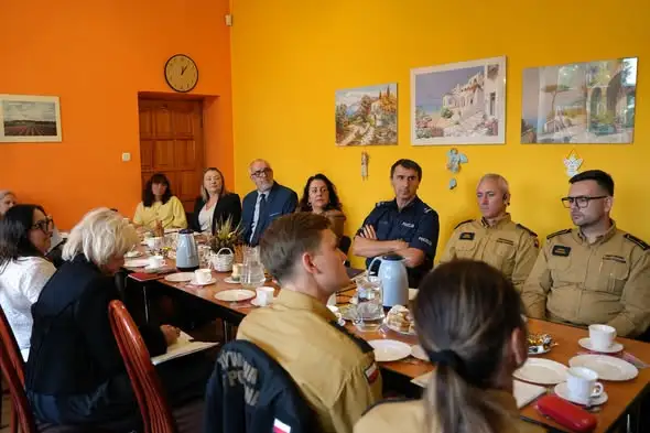 Radzionków: szkoły i przedszkola omawiają zasady bezpieczeństwa z policją i strażą pożarną