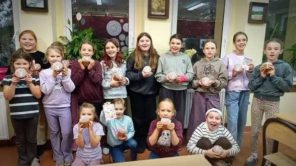 Jesienne SPA w GOKSiR Krupki – dzieci tworzyły naturalne scruby do ciała